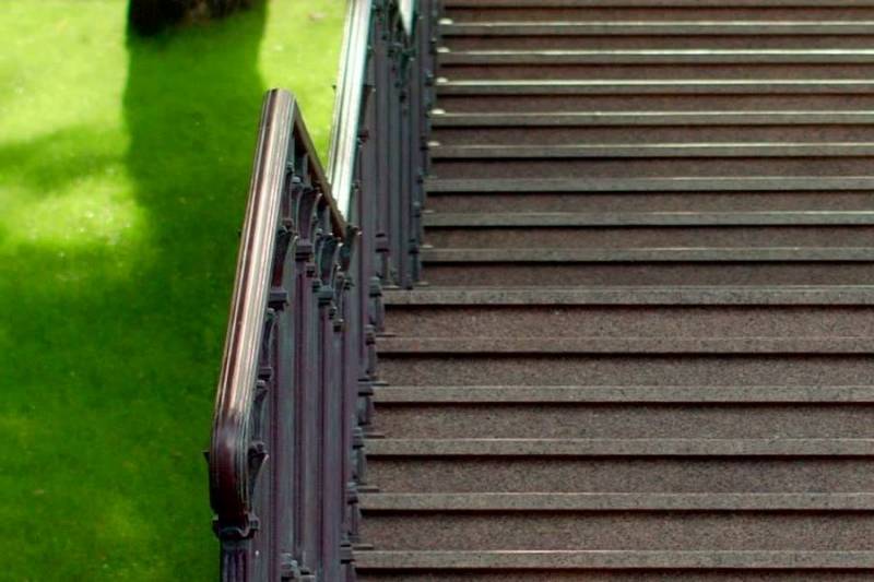 Pourquoi choisir le granit pour votre escalier extérieur ?